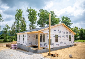Mountain Outreach helps support the local community through a new home build program. 